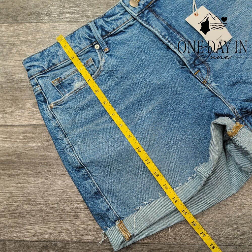 Good American Girlfriend Petite Shorts Size 14 - Picture 7 of 8